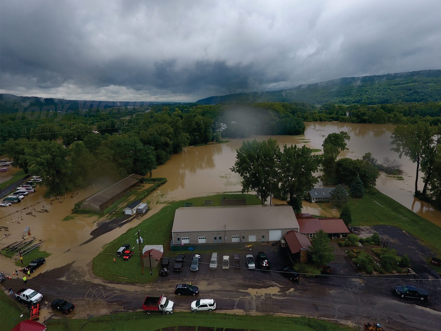 39239763_1876685879081311_3669217344388857856_o